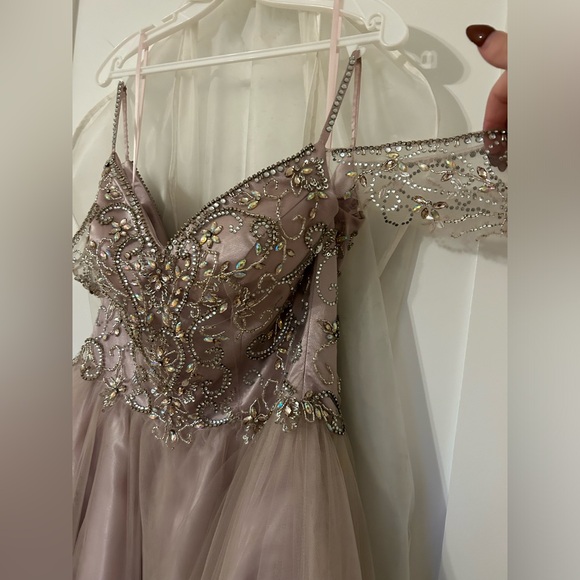 Formal Dress - Picture 3 of 11